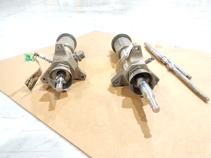 Graco 236-611 Displacement Pumps I01A, H01A & Regulator Parts 915-587 LOT OF 2 - Maverick Industrial Sales