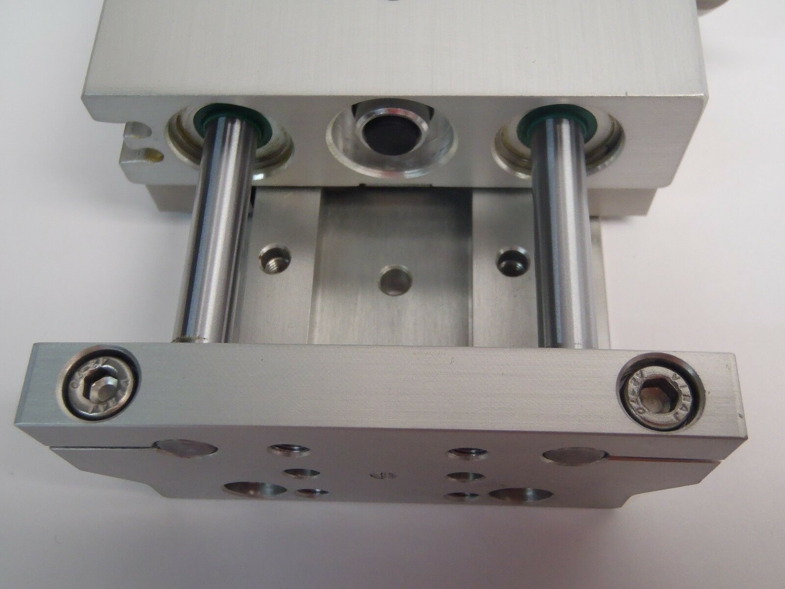 PHD STPD5 16 X 38-AE1-AR-J8-M-NE22 Pneumatic Sliding Block 12474844 01 - Maverick Industrial Sales