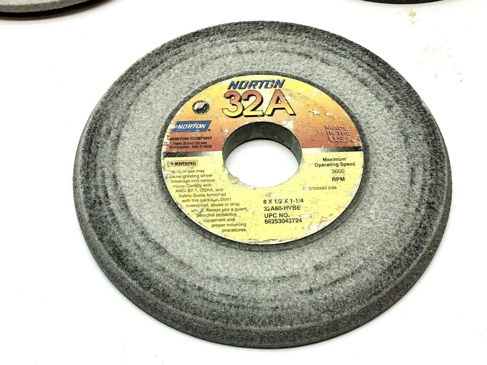 Norton 32A60-HBVE Grinding Wheels 1-1/4" Bore 3600 RPM LOT OF 5 - Maverick Industrial Sales