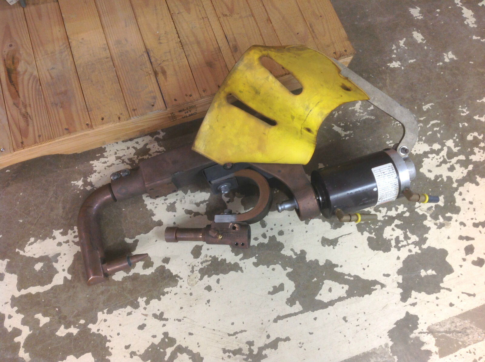 Milco 578-10438-08 Portable C-Type Weld Gun 955 lbs at 80 PSI - Maverick Industrial Sales