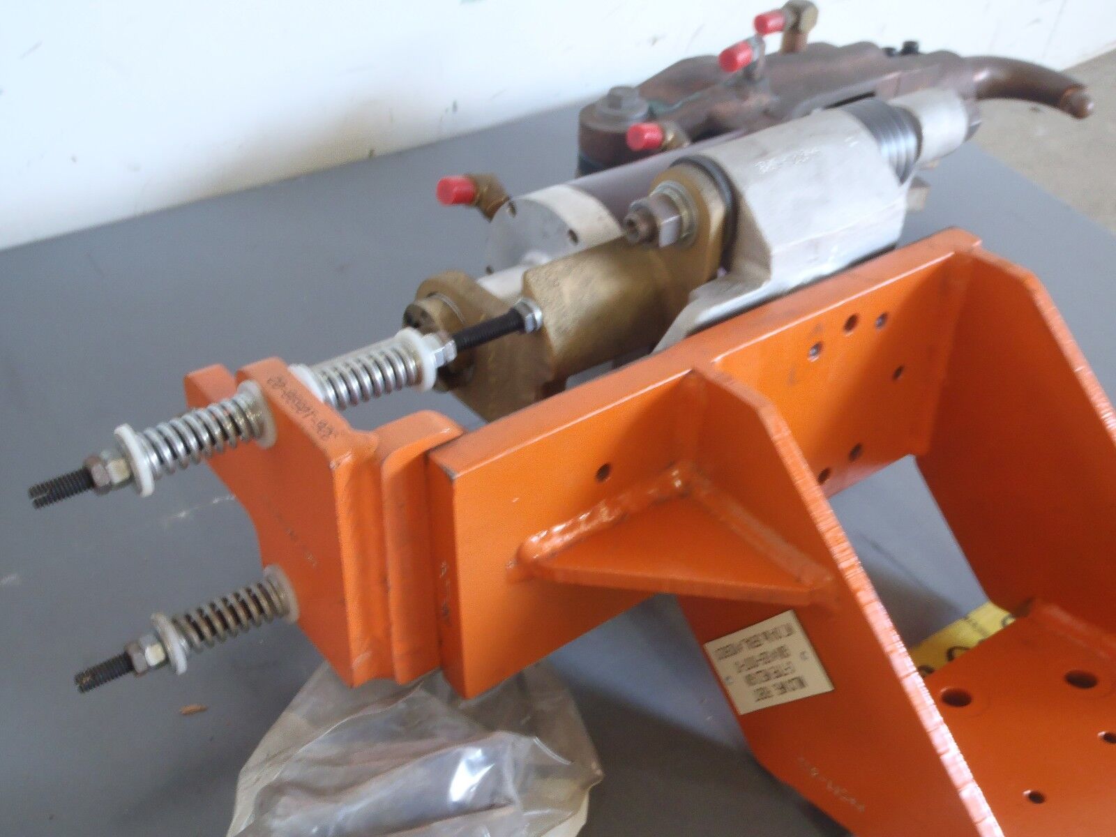 Milco MFG. C-Type Weld Gun 626-10107-01 Robotic Welding Cylinder ML-5403-06 - Maverick Industrial Sales