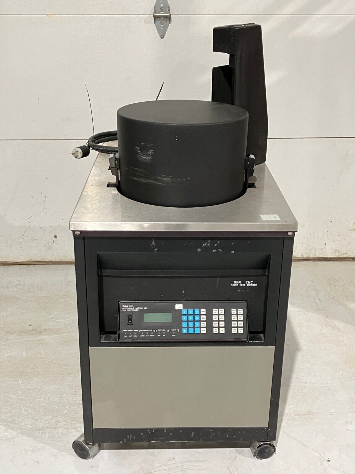 Saunders & Associates 4220A Chamber for Parametric Testing w/ 2255 Controller - Maverick Industrial Sales