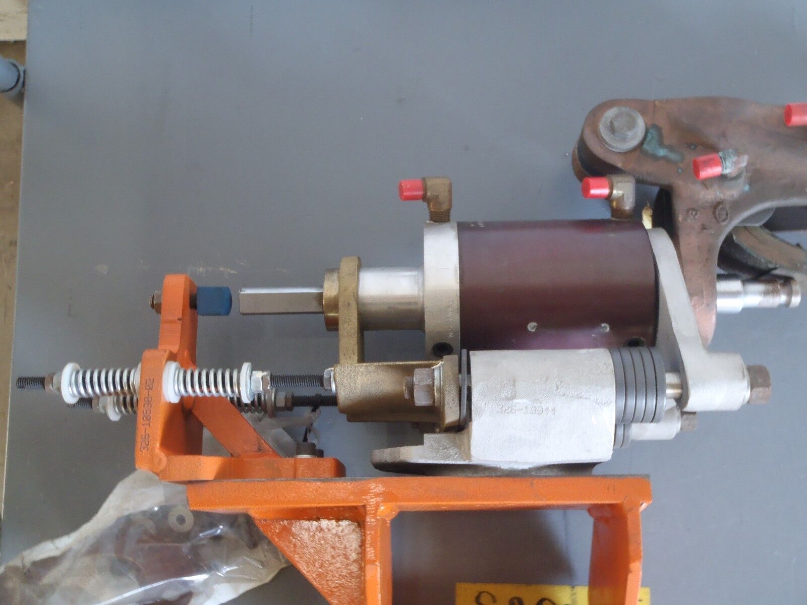 Milco MFG. C-Type Weld Gun 626-10107-01 Robotic Welding Cylinder ML-5403-06 - Maverick Industrial Sales