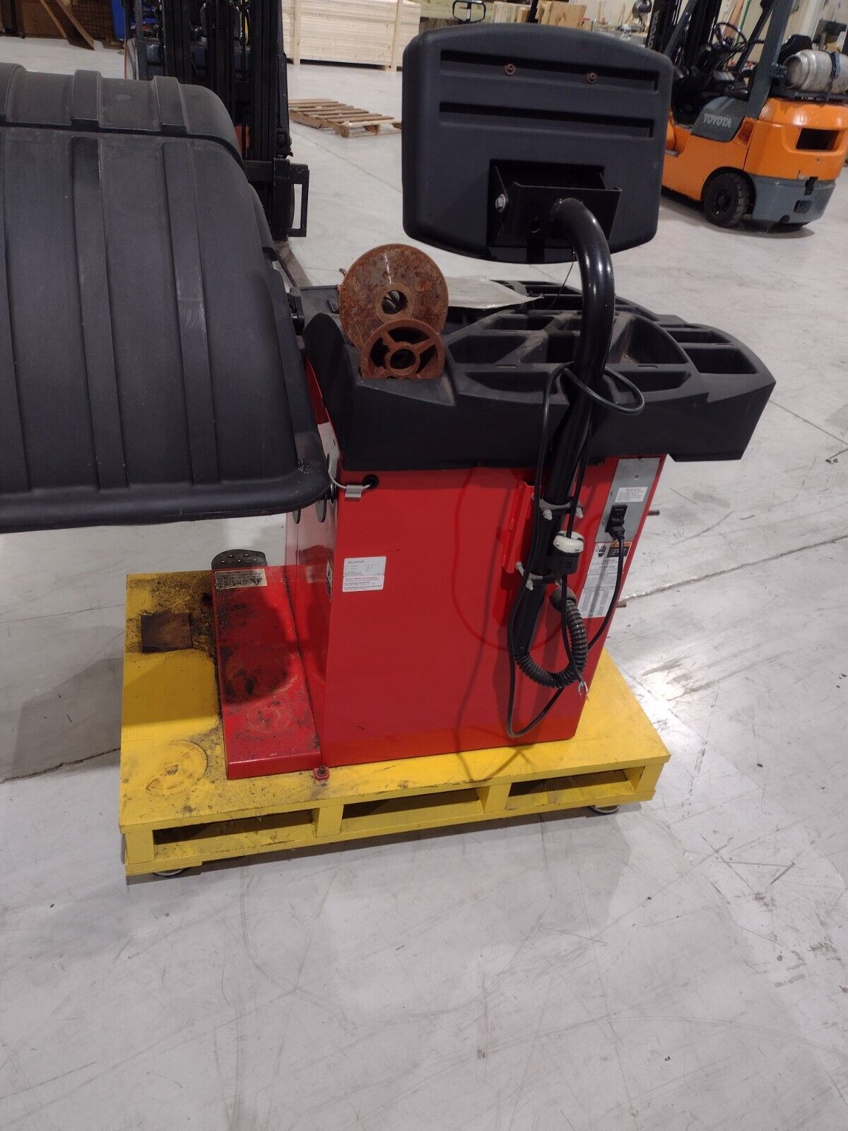 John Bean VPI System III EEWB502A 170-164V 2.4A VPI System 3 Tire Balancer - For parts or not working - Maverick Industrial Sales