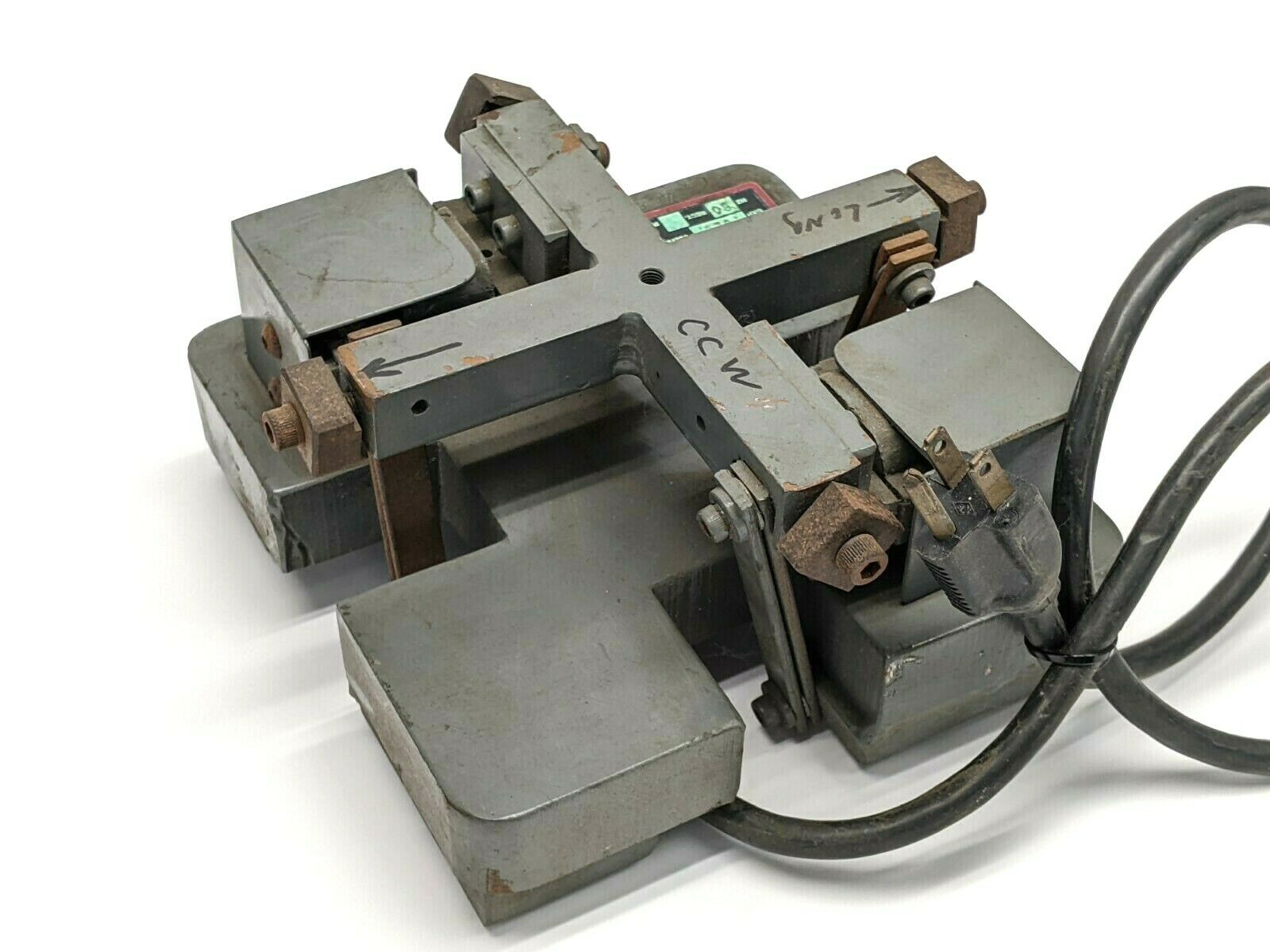 Service Engineering 17145 Vibratory Feeder System Base 6CCW, 110V, .3A, 60Hz - Maverick Industrial Sales