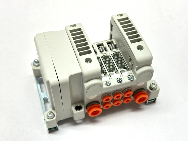 SMC VV5QC1-03N3D0-D0N5 Plug In Base Manifold 3-Station SLIGHT DAMAGE - Maverick Industrial Sales