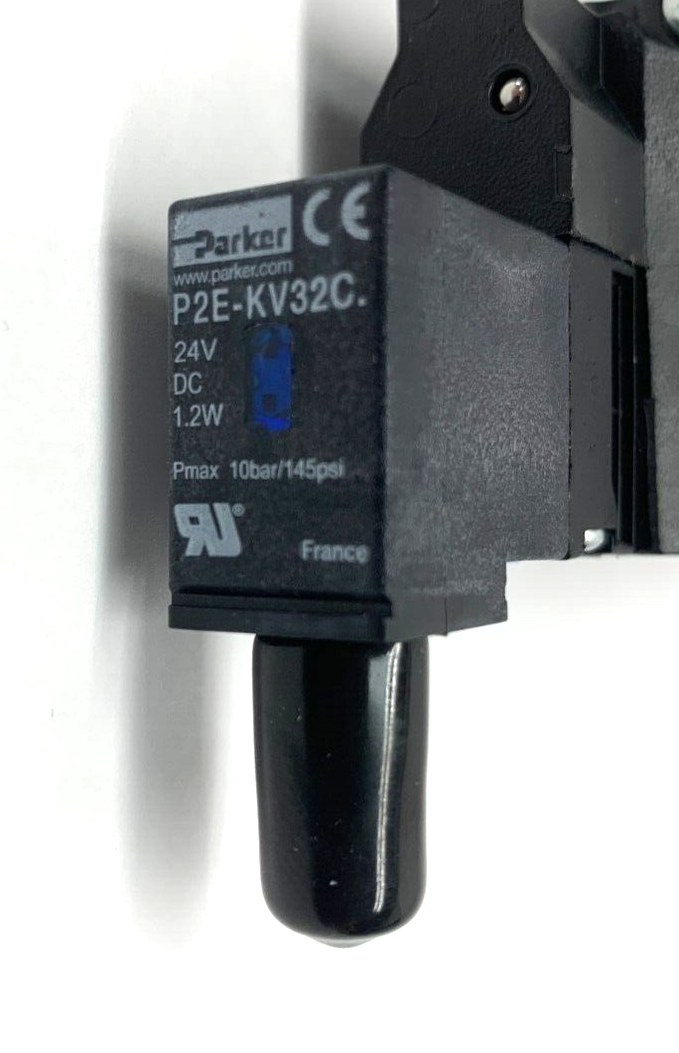 Parker B562BB549C Double Solenoid Valve 3-Port 3/8" P2E-KV32C Soleniods - Maverick Industrial Sales