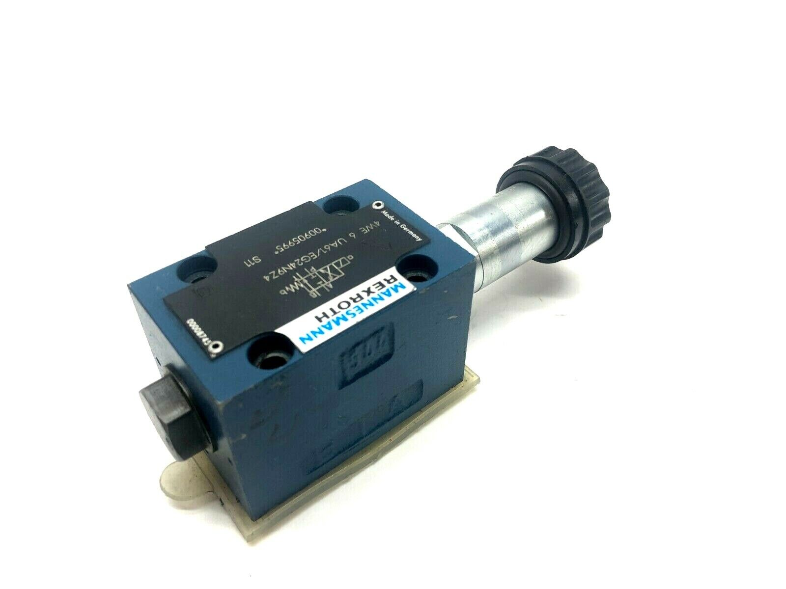 Mannesmann Rexroth 4WE 6 UA61/EG24N9Z4 Hydraulic Valve - Maverick Industrial Sales