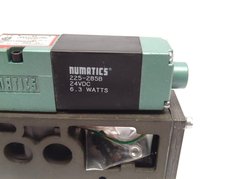 Numatics 082SS515M000061 Mark 8 Double Solenoid Valve W/ Man Block 24 VDC - Maverick Industrial Sales