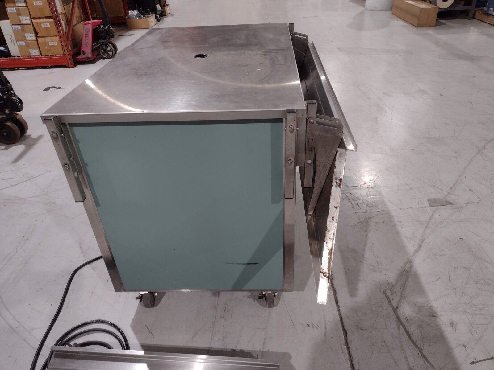 Vollrath M37021-S535T-NNA Mobile Server Cashier Station 120V - Maverick Industrial Sales