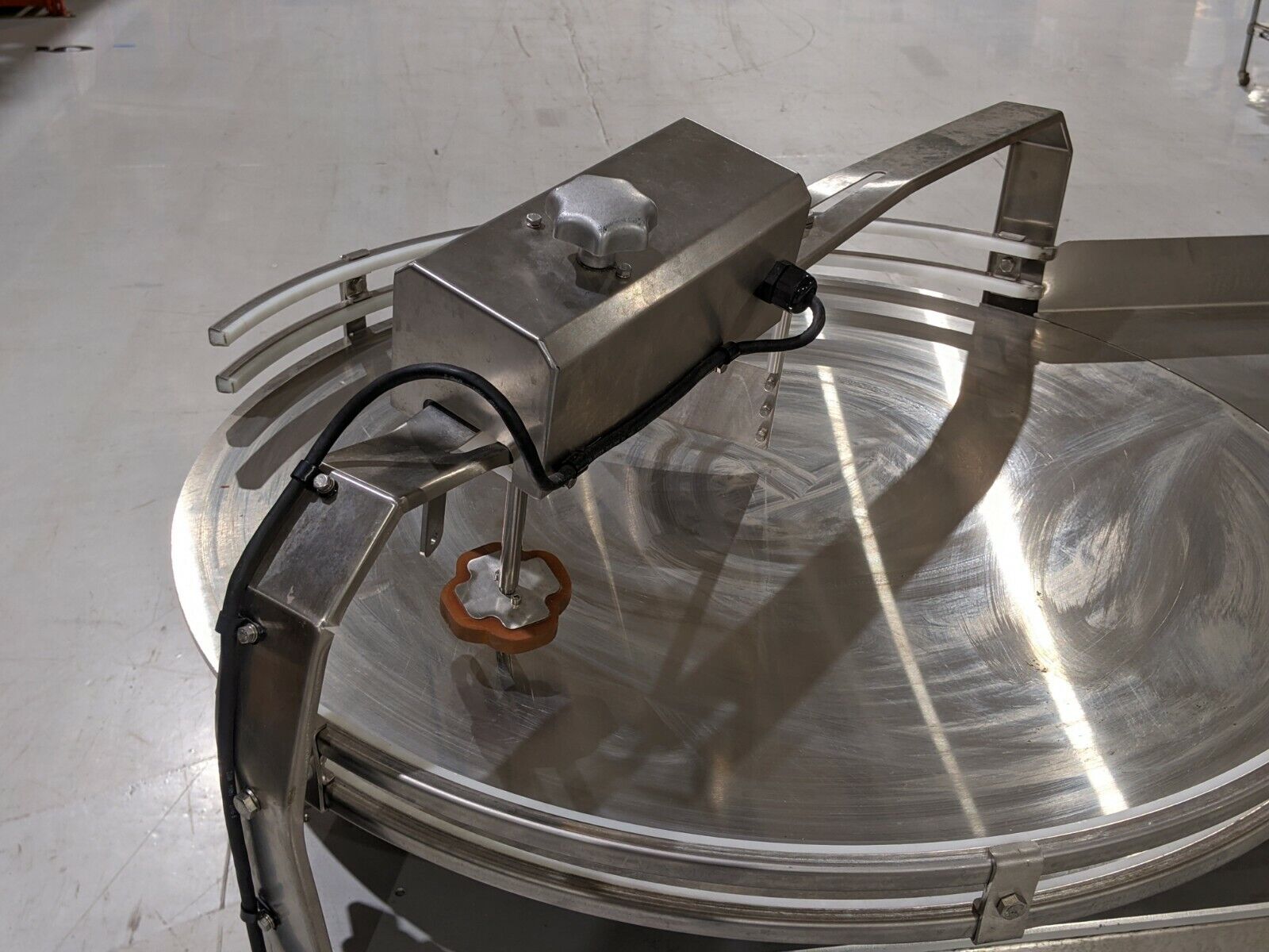 BellatRx IF Turntable Accumulation System 36" DAMAGED - Maverick Industrial Sales