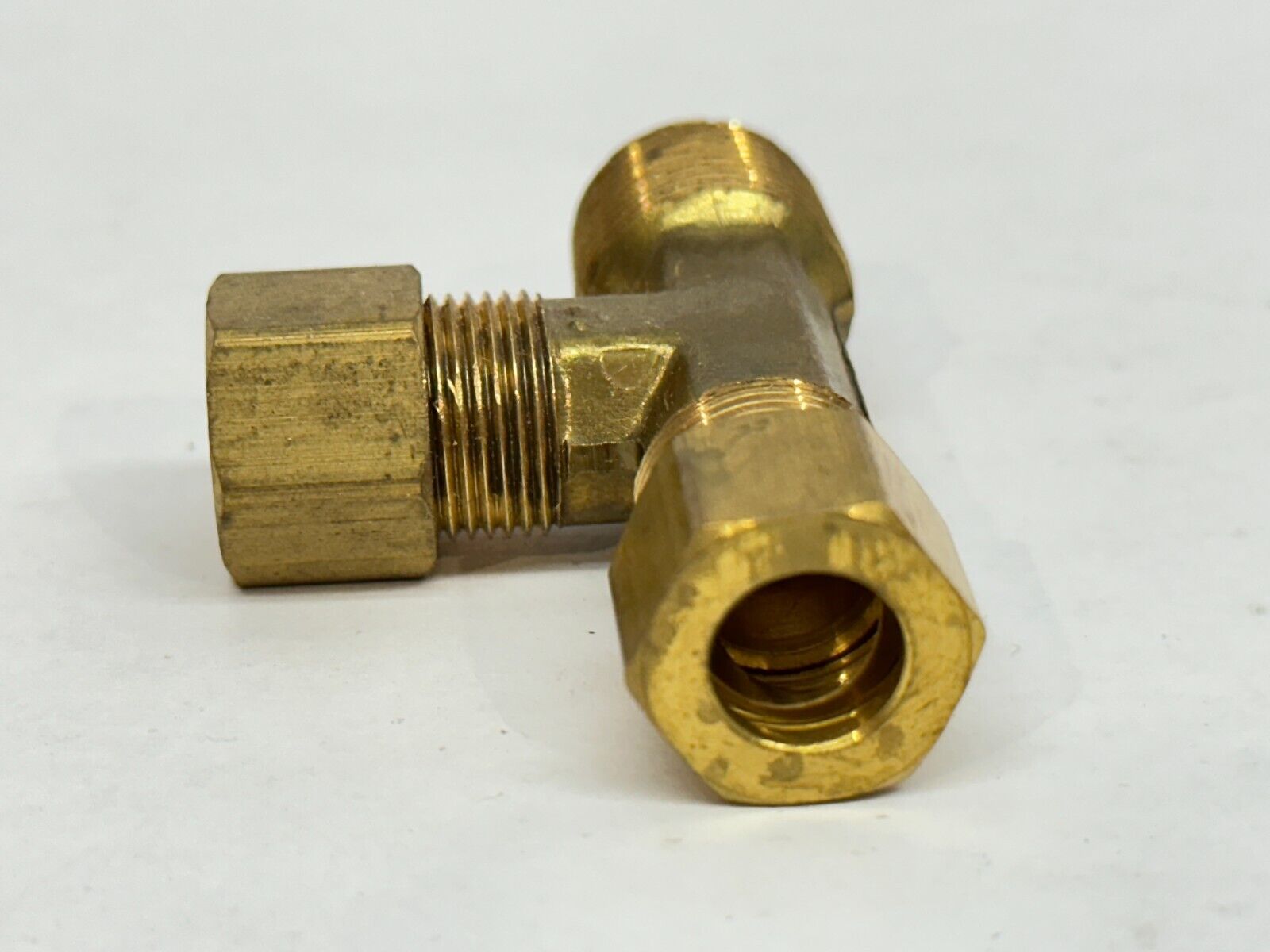 Brass 3/8" Tube x 1/4" IP x 3/8" Tube Branch Tee Brass - Maverick Industrial Sales