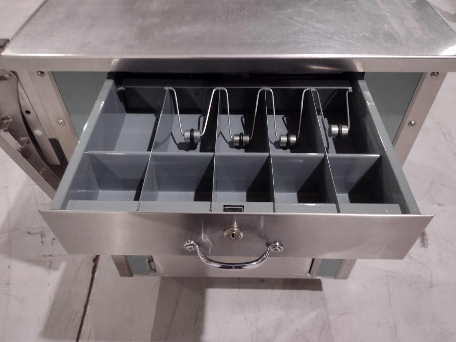 Vollrath M37021-S535T-NNA Mobile Server Cashier Station 120V - Maverick Industrial Sales