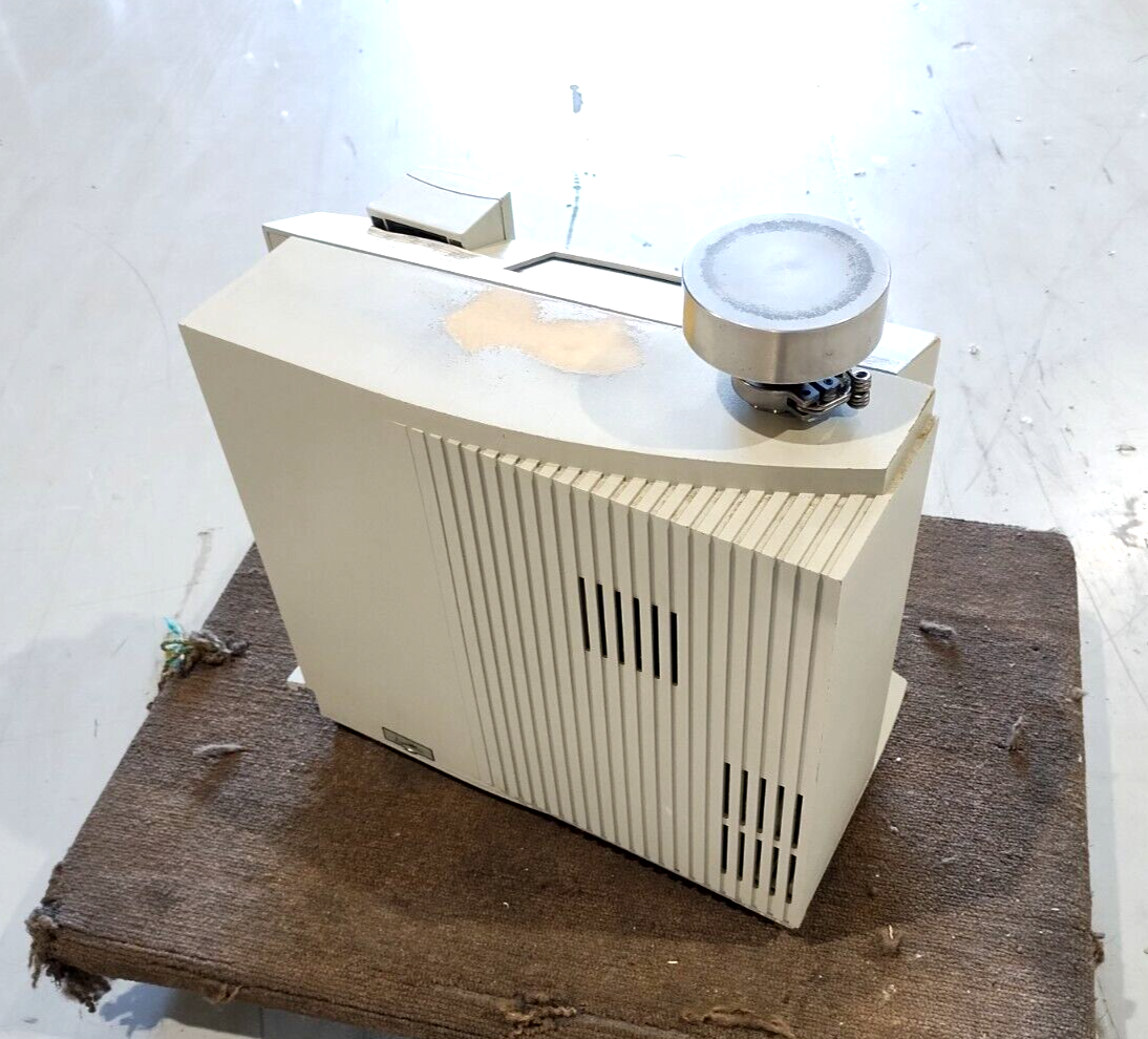 Leybold UL200 Bench Top Helium Leak Detector Last Cal 12/23/22 Cal Due 12/23/23 - Maverick Industrial Sales