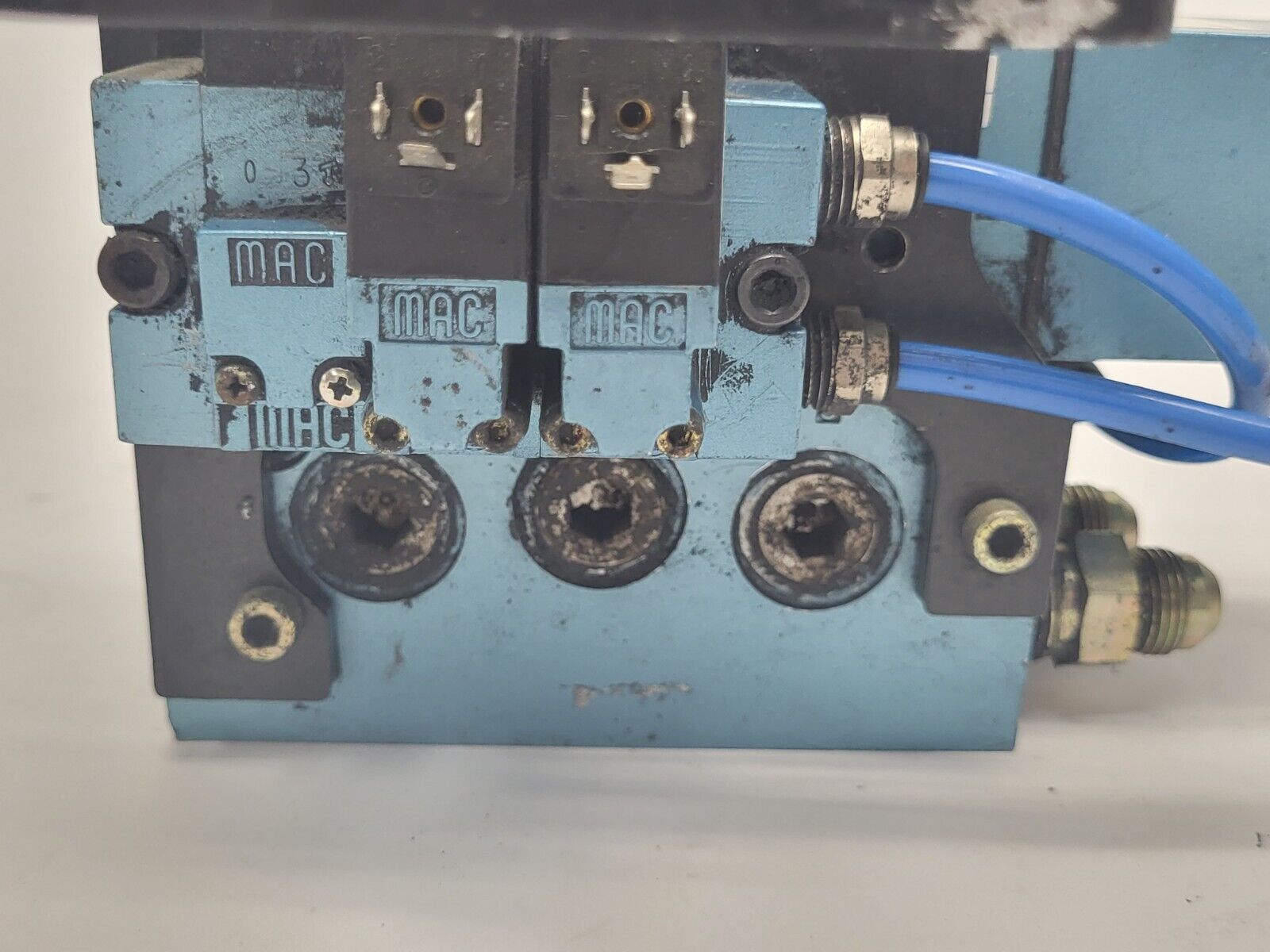 MAC Valves MM-A2B-231 Manifold w/ MPPA2A-0027 Pressure Pak NO PRESSURE GAUGE - Maverick Industrial Sales