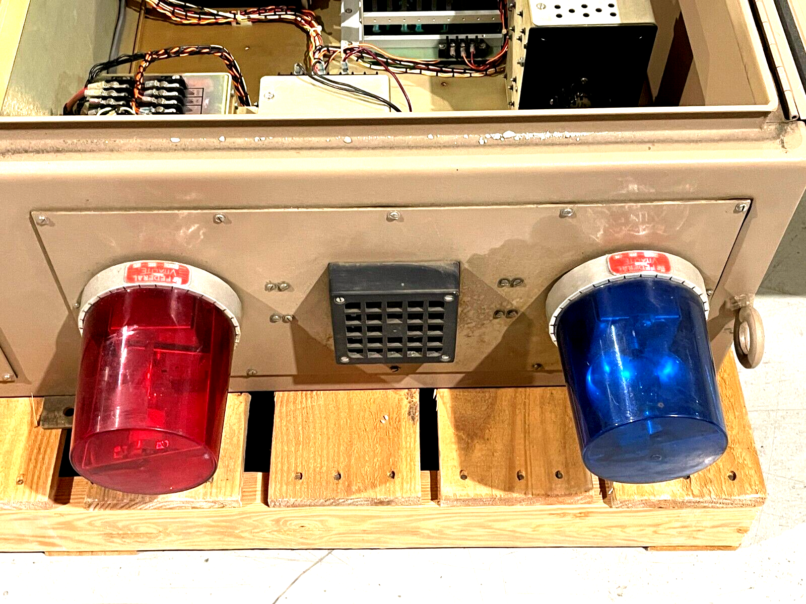 Eberline DAM-4-3 Data Acquisition Microcomputer Controlled Radiation Enclosure - Maverick Industrial Sales