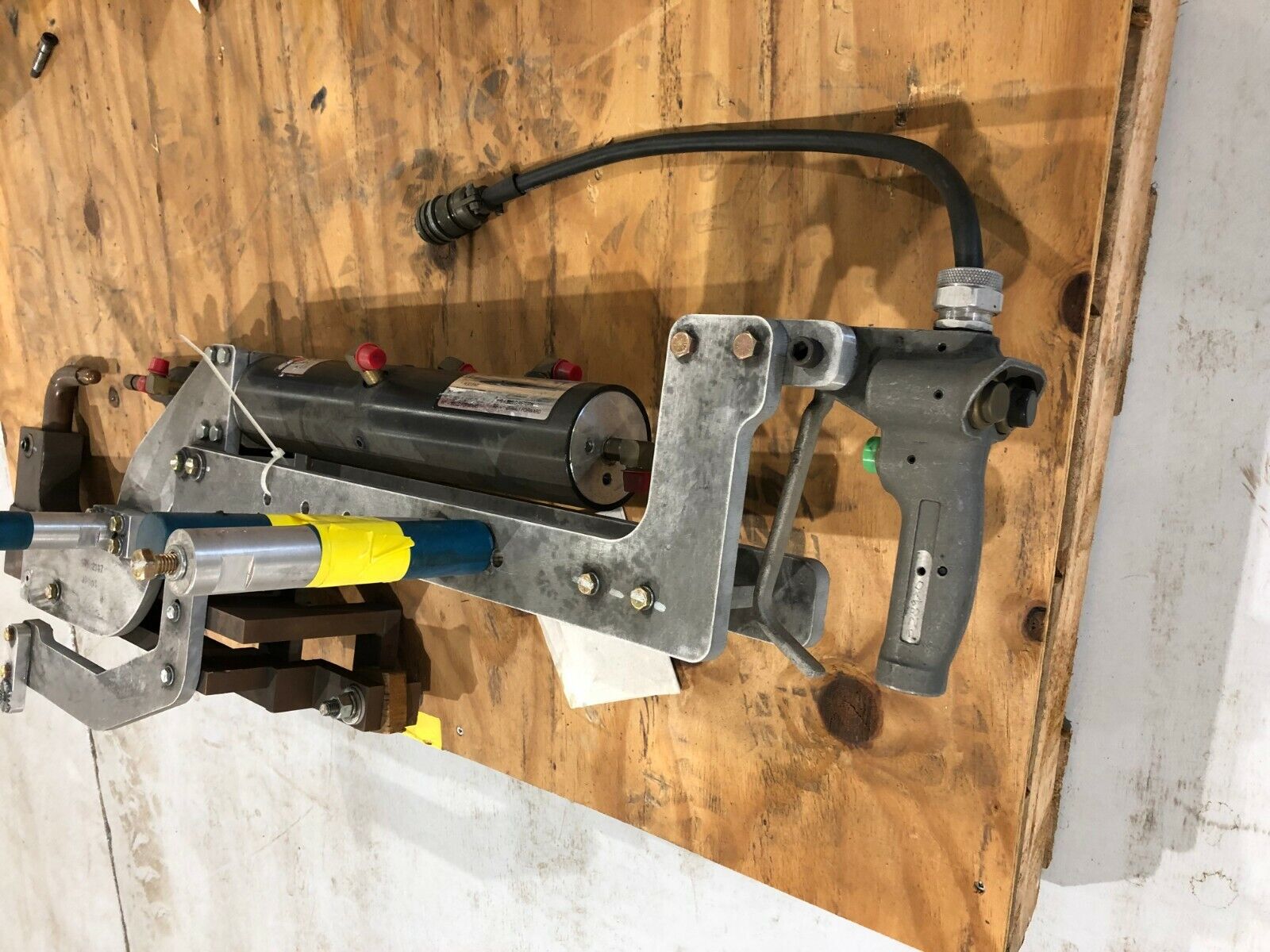 TG Systems GTS-2147 Robot Welding Pinch Spot Weld Gun Welder Milco - Maverick Industrial Sales