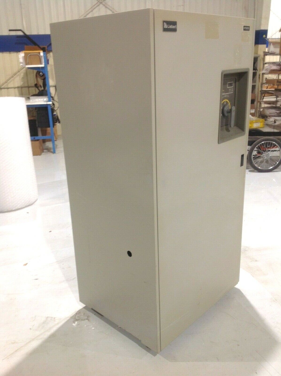 Liebert UDA63030C25RT04 AP341 Series Uninterupted Power Supply 480 VAC 37A 31KVA - Maverick Industrial Sales