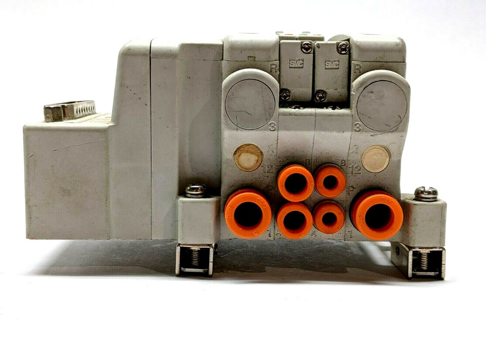 SMC VV5QC11-02C4FD0-DNS Plug-In Base DIN Rail Mount w/ 2) VQC1300N-5 - Maverick Industrial Sales